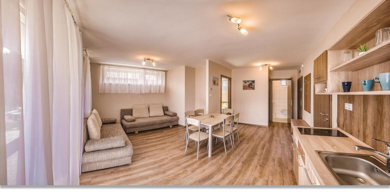 Barka Apartmanok Siofok Luaran gambar